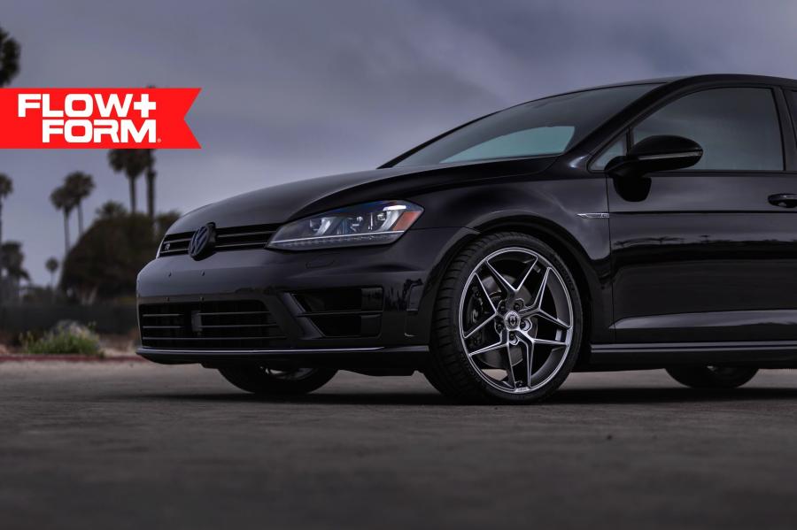 Детали экстерьера Volkswagen Golf R on HRE Wheels (FF11) 2019 года  (фото 2 из 7)